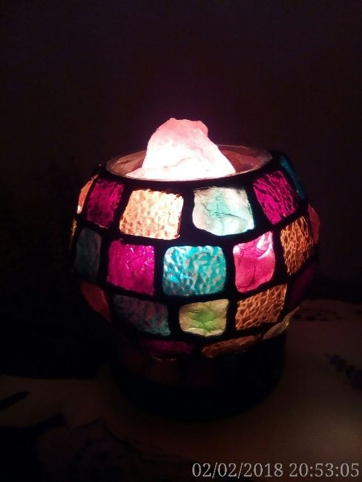 Veioza / lampa decorativa cu bucati cristale sare de himalaya inedita