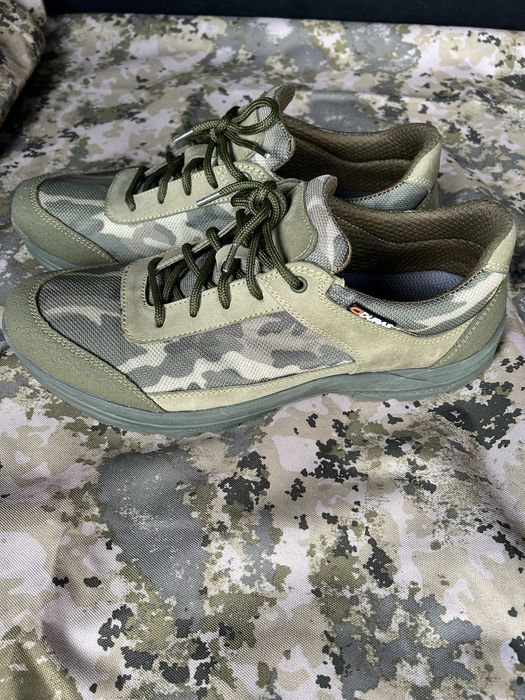 Продам тактические кроссовки