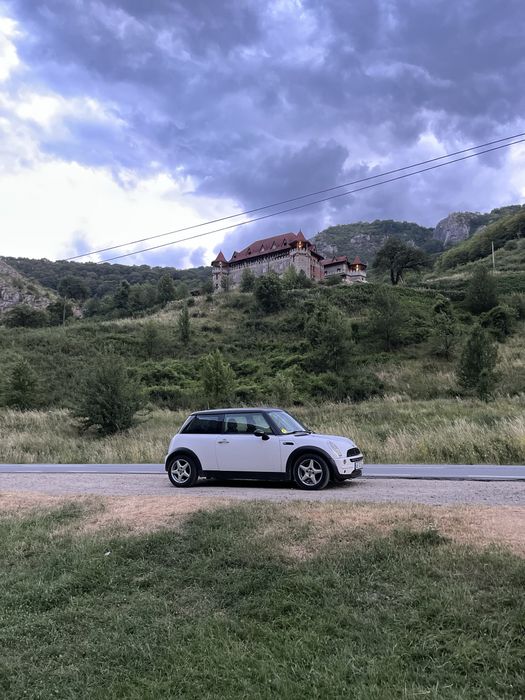 Vând MINI Cooper 2001 – mică, sprintenă și cu atitudine