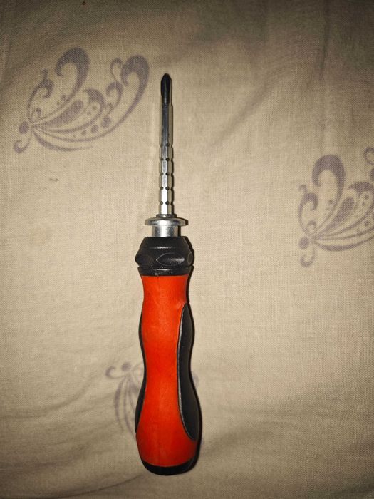 Отвертка мелкая станция метро Москва