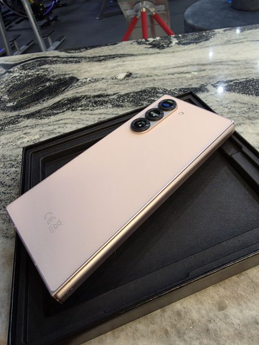 Samsung fold 6 pink с гаранция