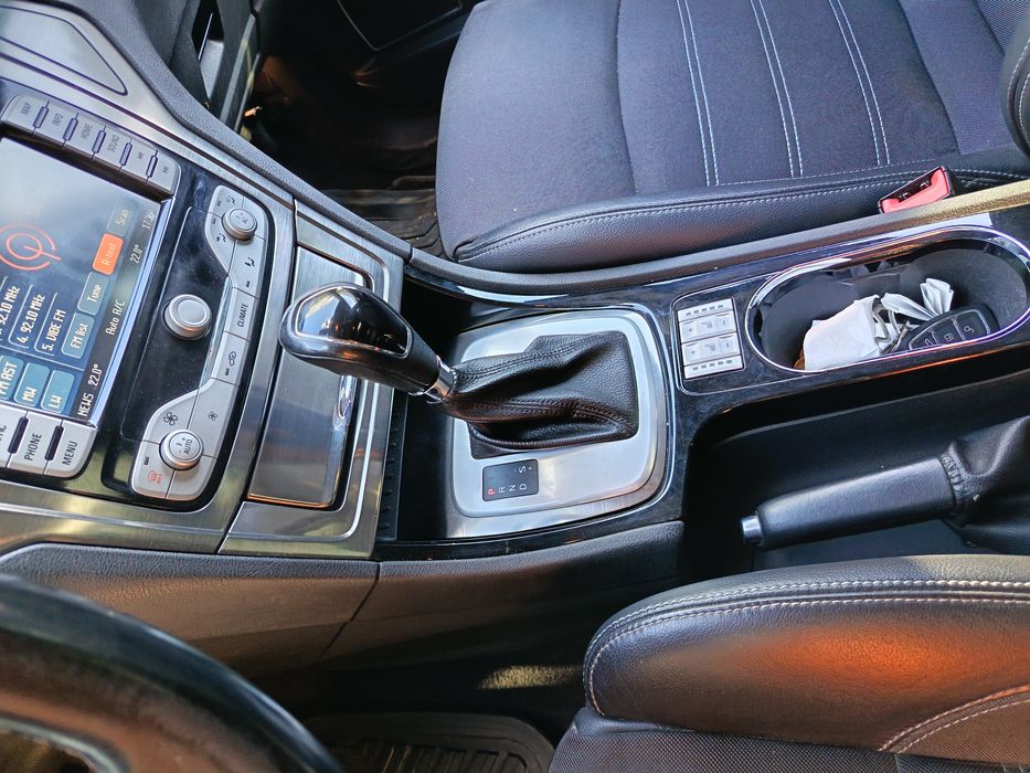 Vând Ford mondeo