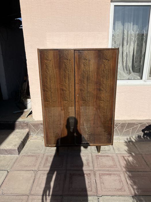 Продам шифонер 2 дверный