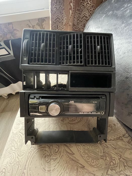 Воздуховоды центральной консоли ауди 80б4