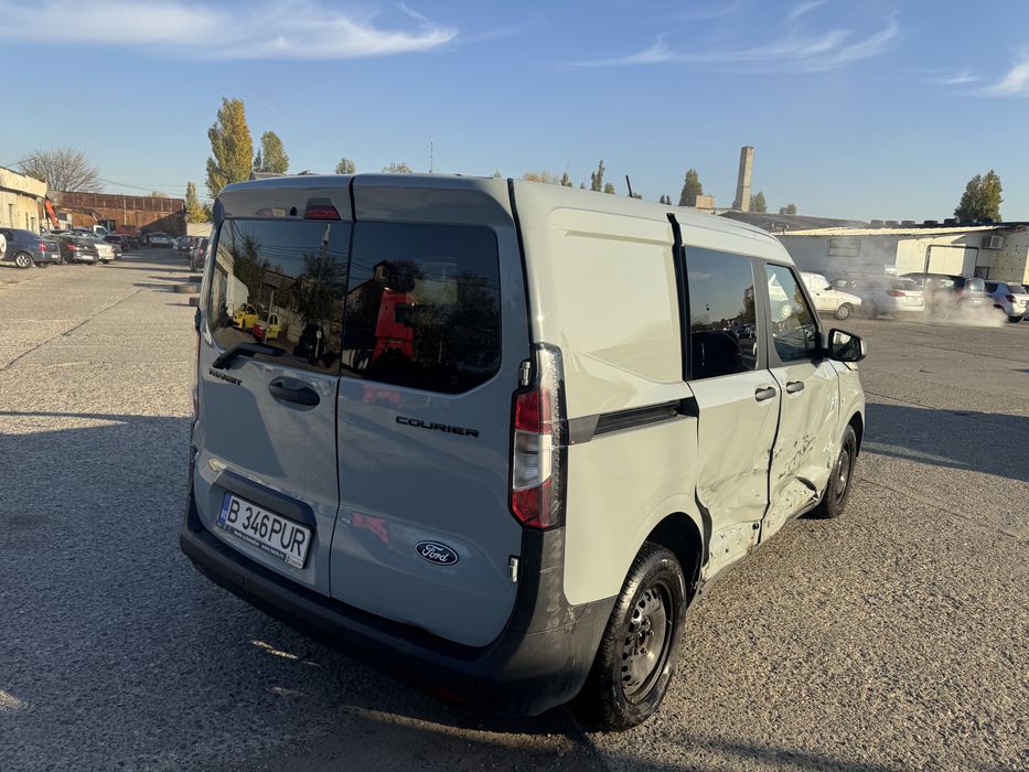 Vand Ford Transit Courier 2024 Avariat
