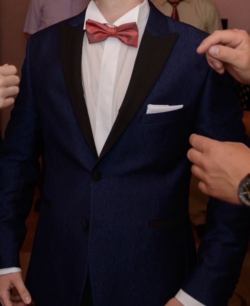 Costum elegant de barbati, de ocazie