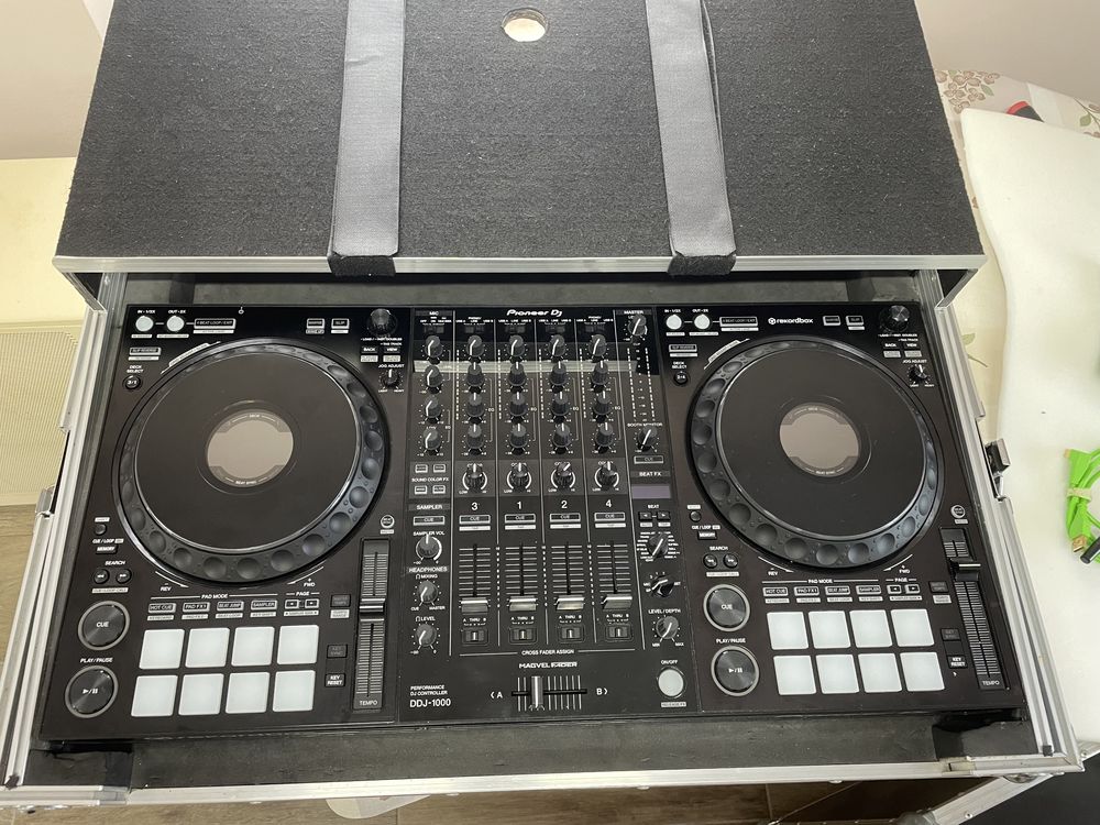 Consolă Pioneer DDJ 1000 (Rekordbox) + Flightcase