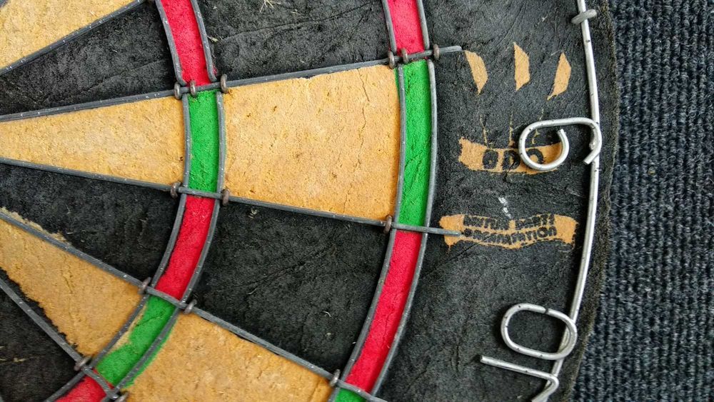 Стара, професионална мишена за дартс Winmau