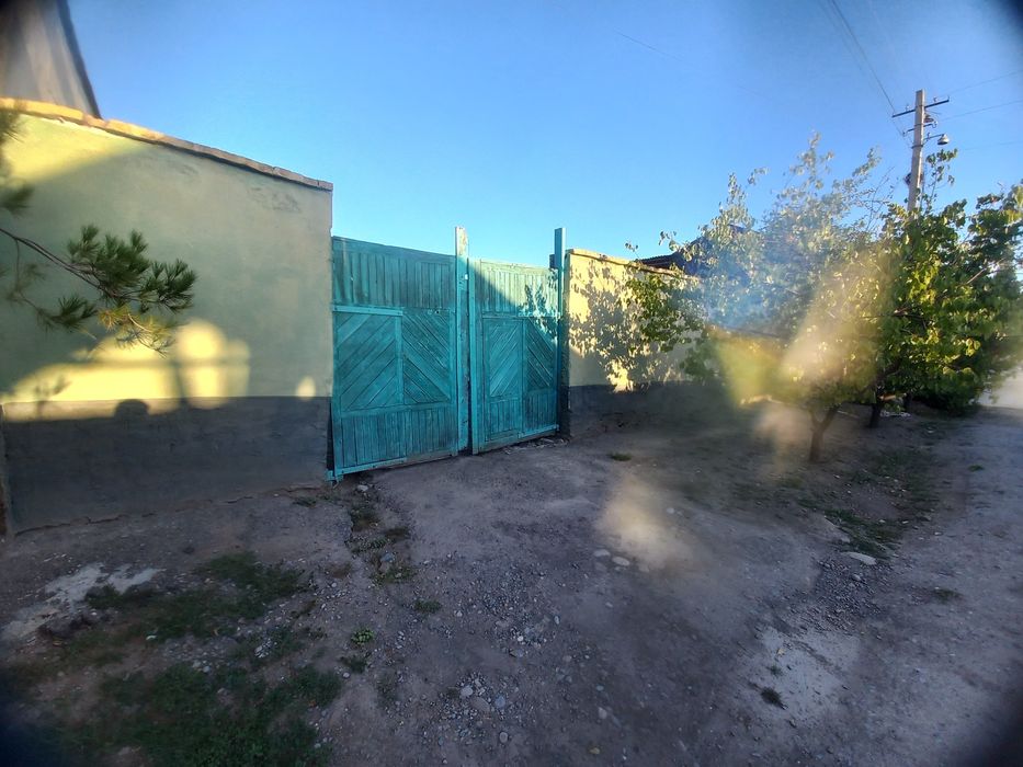 Yer sotiladi maydoni 6.5 sotix