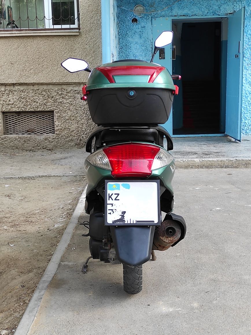скутер, мопед Nomad M8