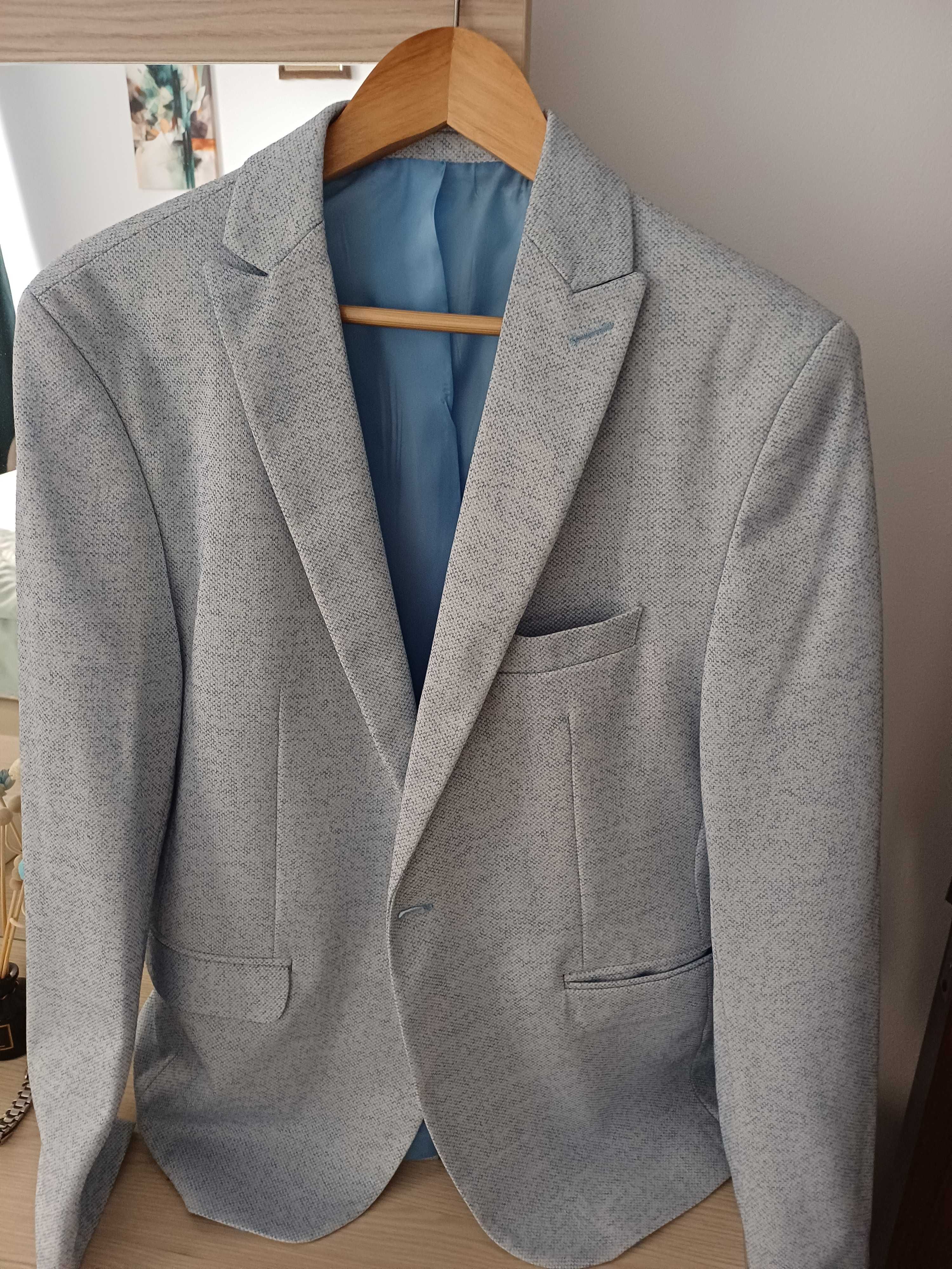 Vând Sacou Nou-nouț, elegant !