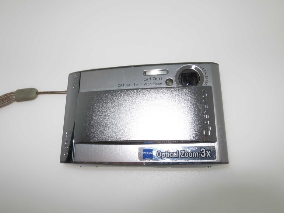 Sony Cyber Shot DSC T5 ултра тънък компактен фотоапарат работи отлично