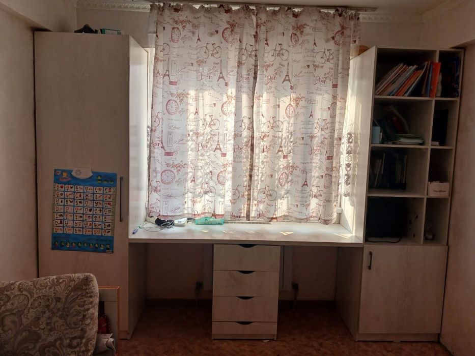 Продается шкаф со столом!