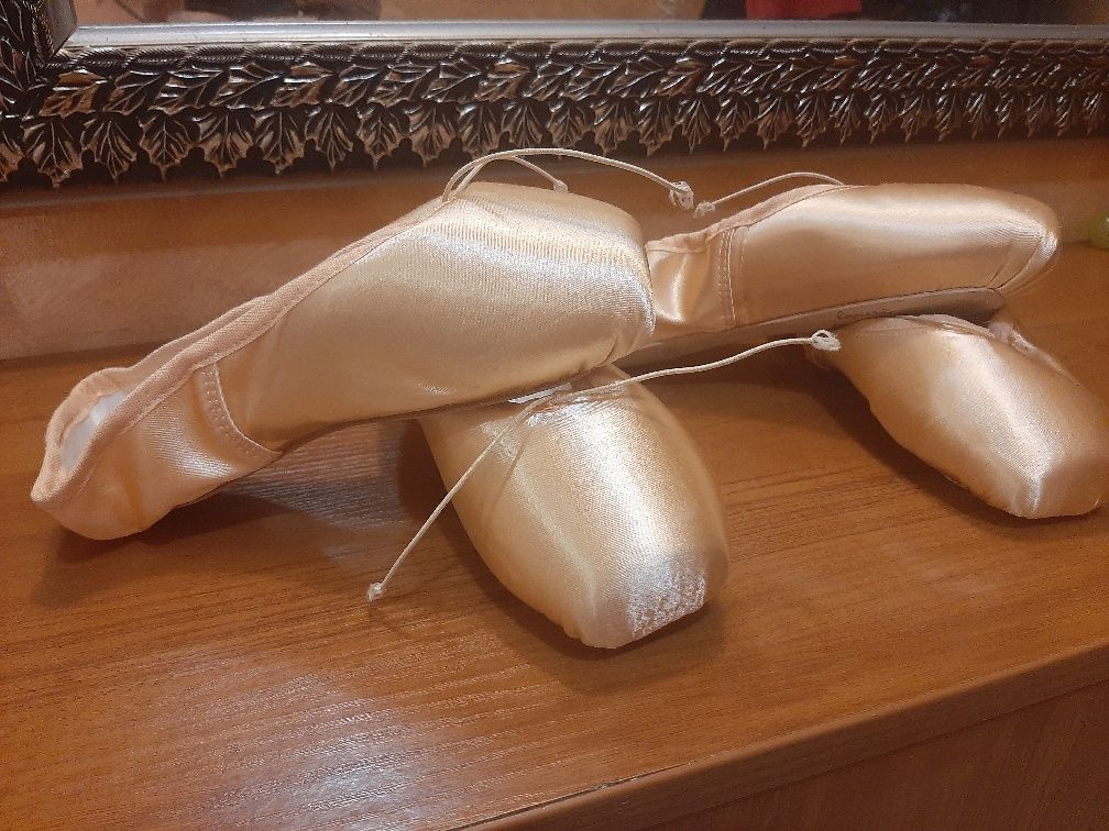 Обувки за балет Freed of London Pointe Shoes Classic Pro