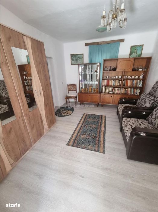 Casa  si curte  1320mp  in Brinceni