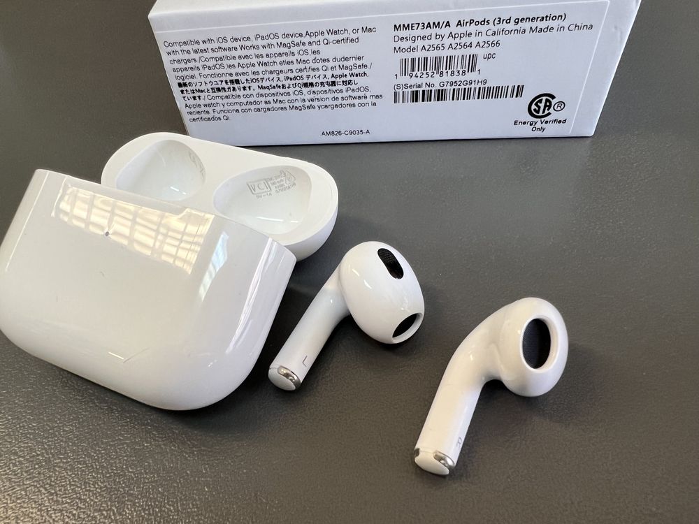 Слушалки безжични AirPods 3 с кутйка за безжично зареждане