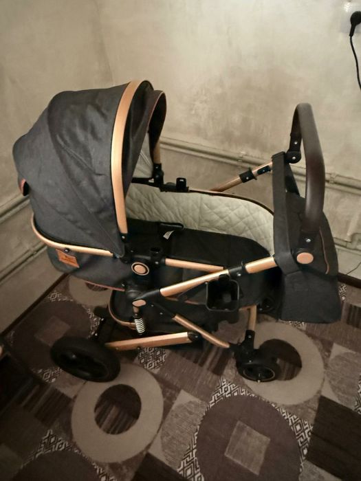 Коляска универсальная