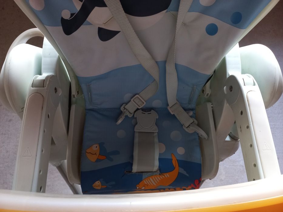 Scaun de masa pentru copiii Chicco