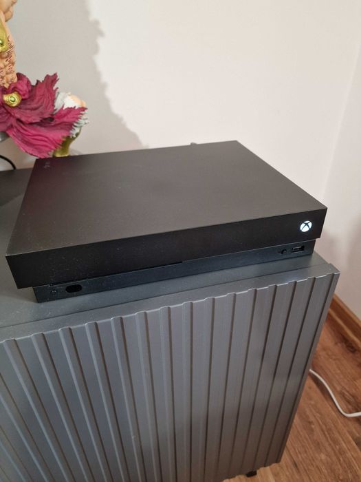 XBOX ONE X memorie 1 TB fara controller