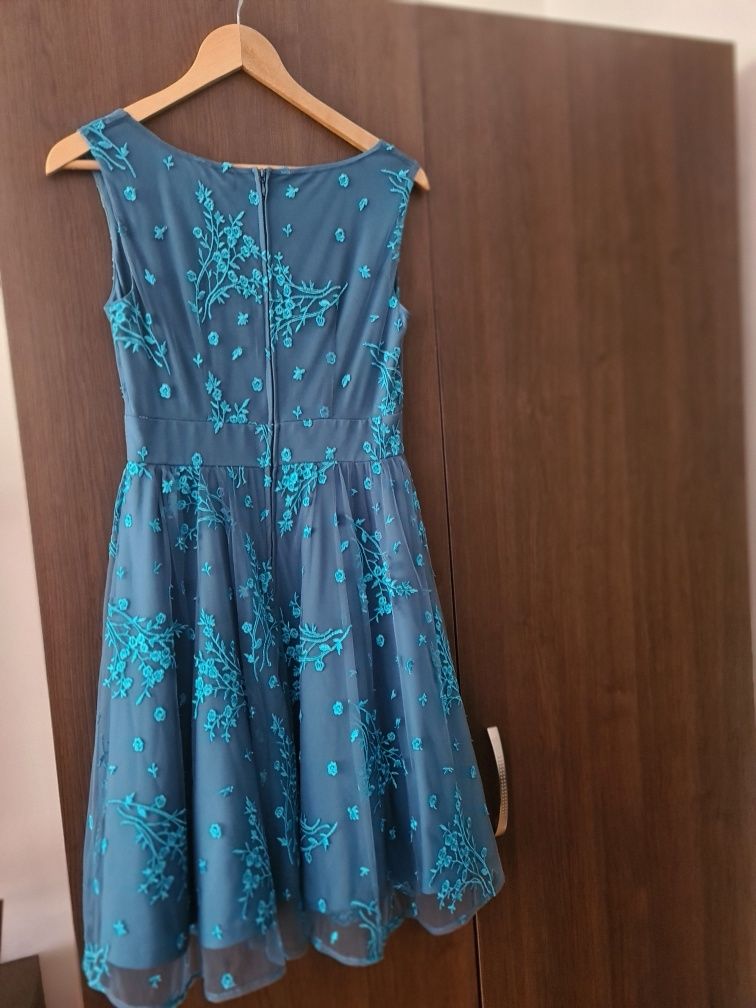 Rochie eleganta.