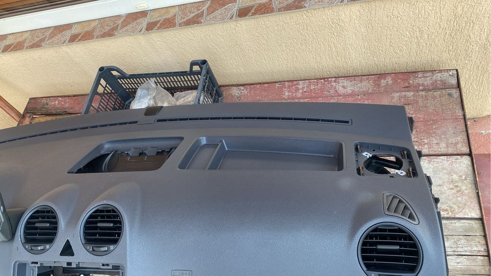 Plansa bord vw caddy 2008