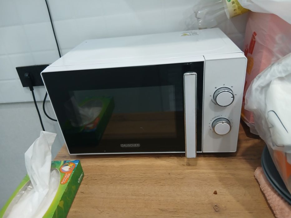 Продам микроволновку dauscher dmw-2032w