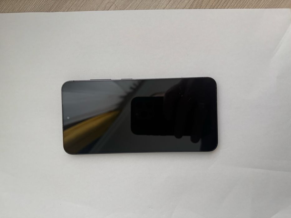 Продам Самсунг S23 память 128 мг в отличном состояние коробка