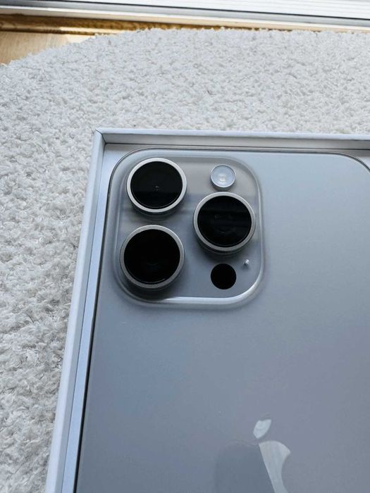 Iphone 15 pro max като нов (гаранционен)