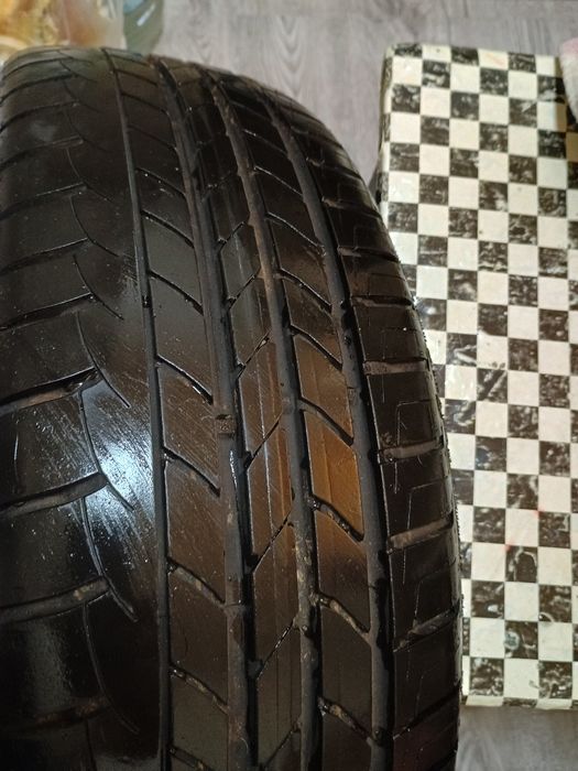 Vând cauciucuri Goodyear 185/65/15