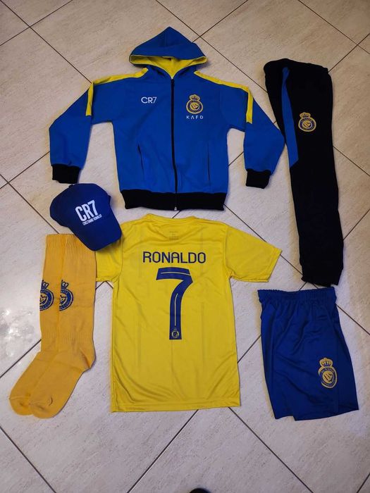 Роналдо Екип Тениска + Шорти + Чорапи + Шапка + анцуг Роналдо Ал Насър