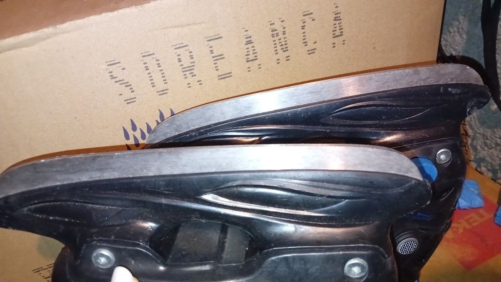 Vând patine reglabile de la 28 la 31