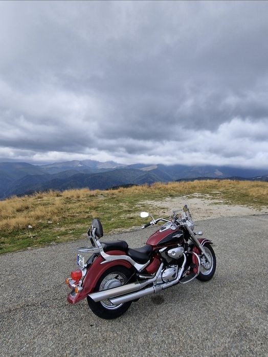 Vand schimb cu Toyota , Suzuki Intruder C800  cu rulotă  an nou