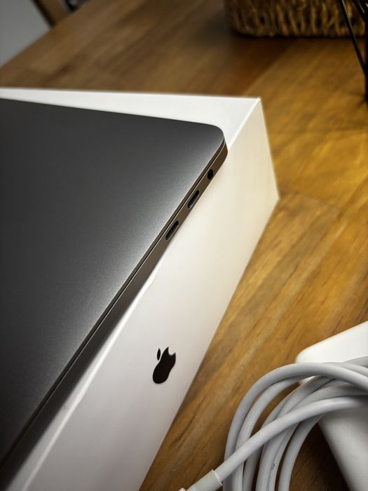 Vand MacBook Pro 13” Touch Bar, 2019