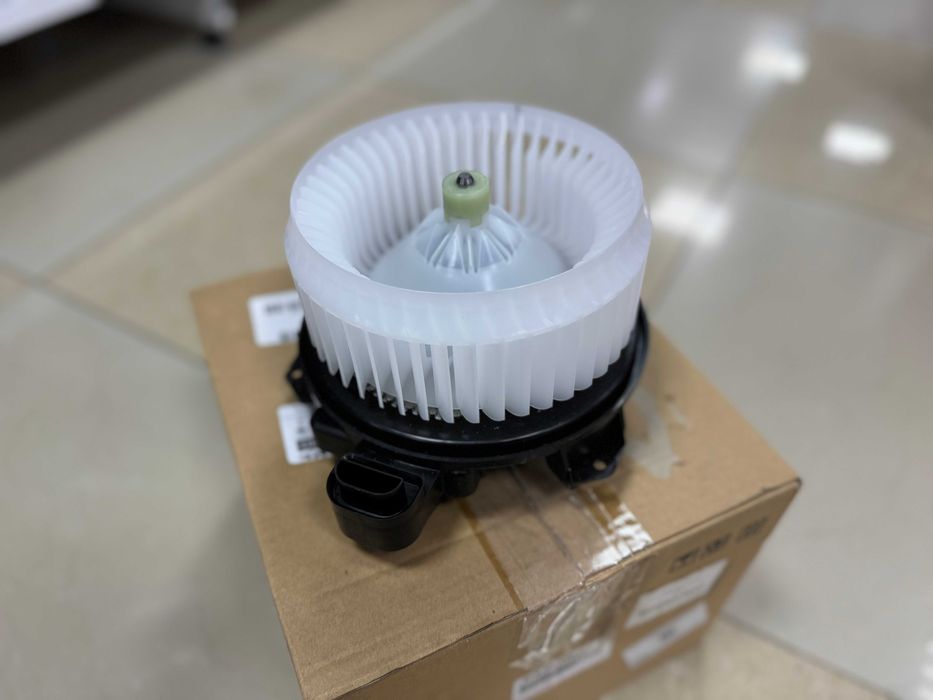 Вентилятор печки (оригинал) на Toyota Prado 150