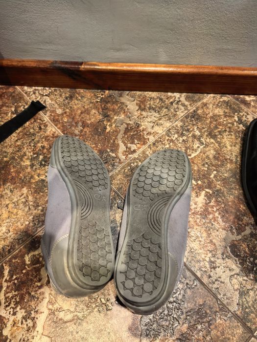 Подарявам маратонки 40 номер