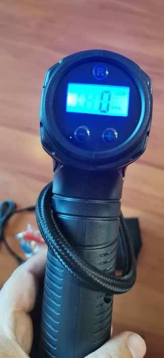 Compresor auto  cu acumulator