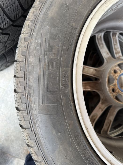 Vand cauciucuri (235/60) de iarna si jante Alutec de 18”