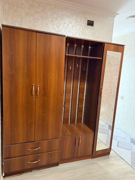 Продам шкаф, прихожку и диван