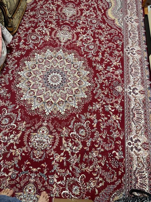 Ковер красный в зал