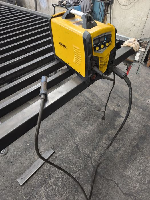 Vând aparat de sudura cu electrod,sarma cu gaz CO2, și fără gaz