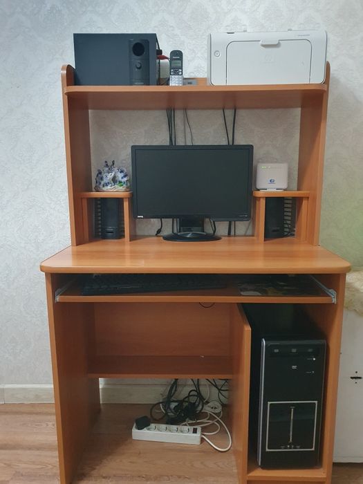 Компьютерный стол