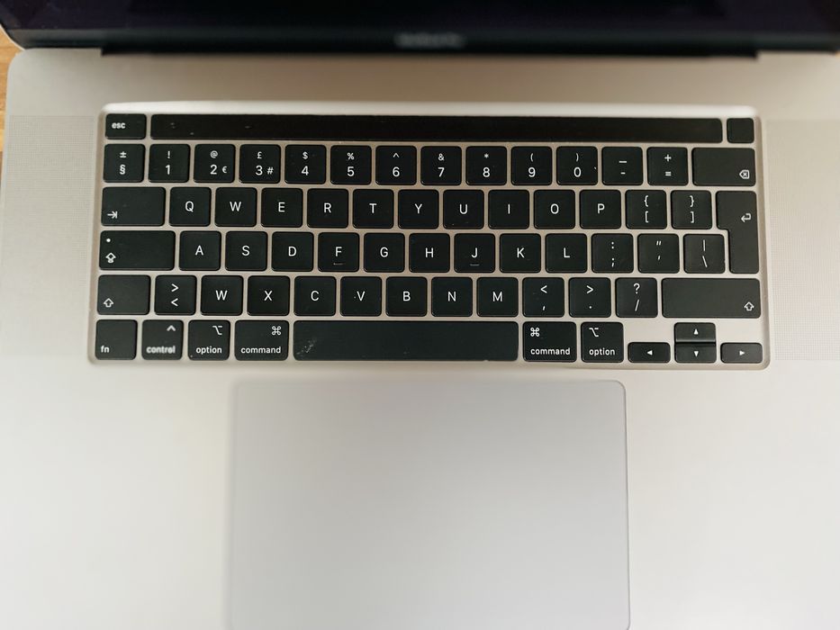 Apple MacBook Pro 16″