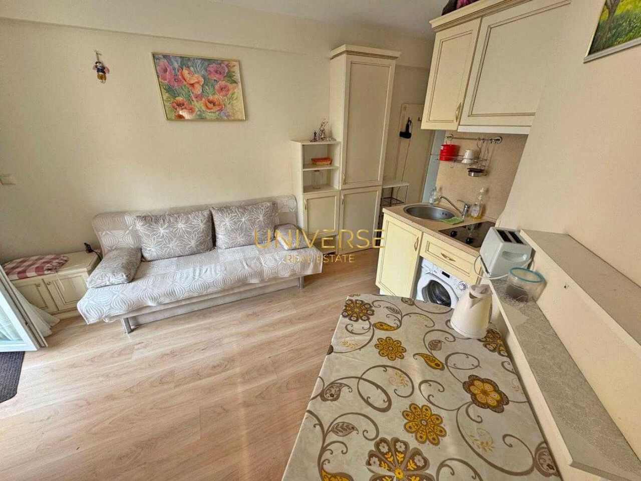 Продава се Двустаен апартамент в к.к. Слънчев бряг - 50 кв.м за 1370 €/кв.м - Снимка #1
