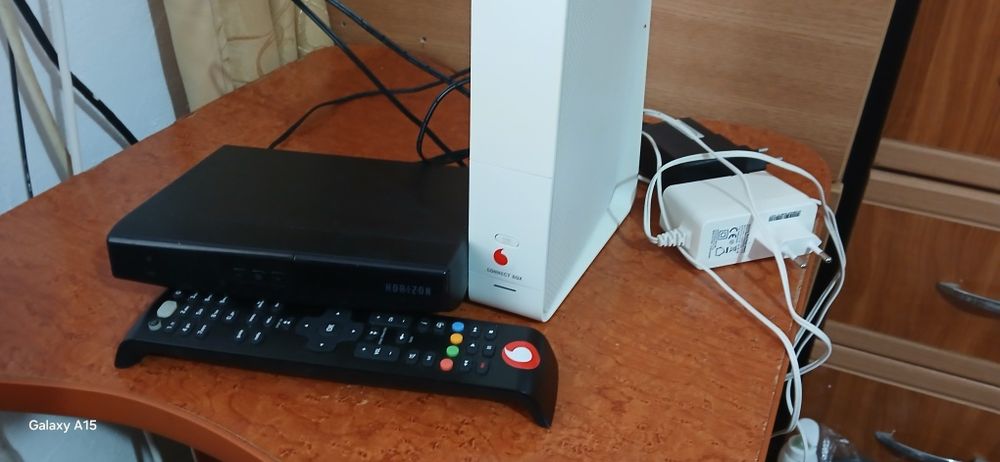 Router si decodor Vodafone
