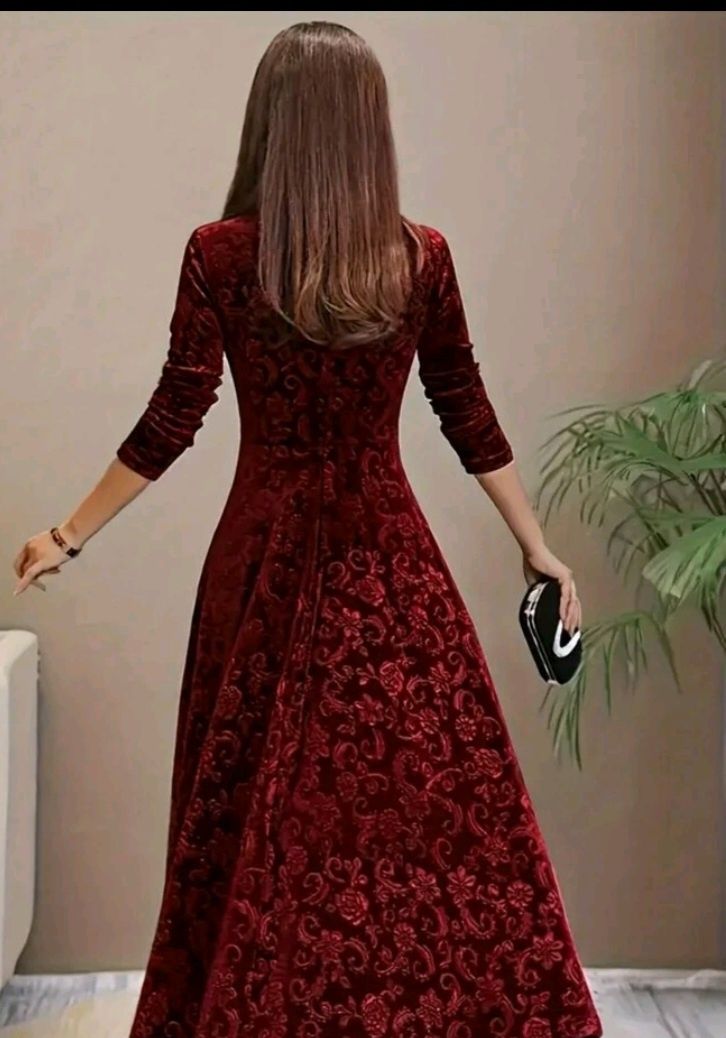 Superba rochie lumga, material jacquard catifea,  marimea 52-54.ro