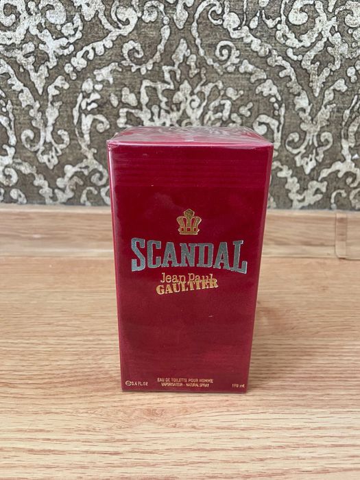 Vând parfum Jean Paul Gaultier ( Scandal )