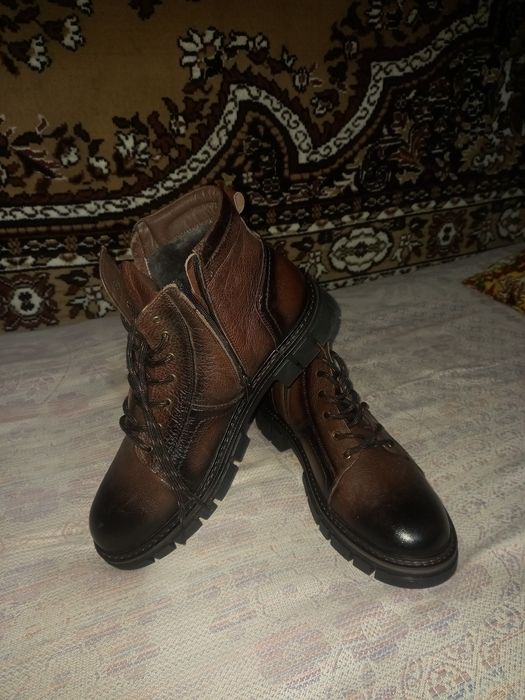 Продаются ботинки