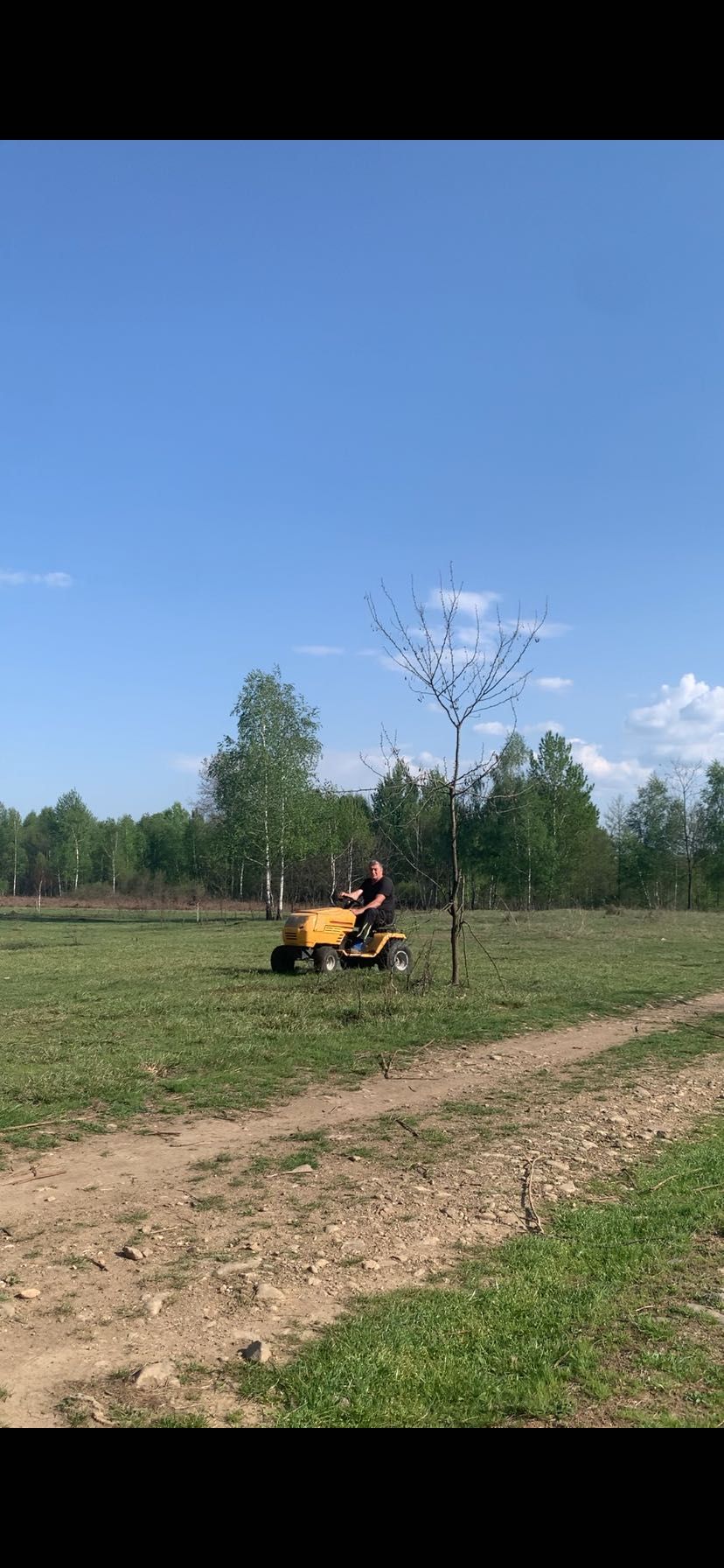 Tractoraș de tăiat gazon 3800 lei