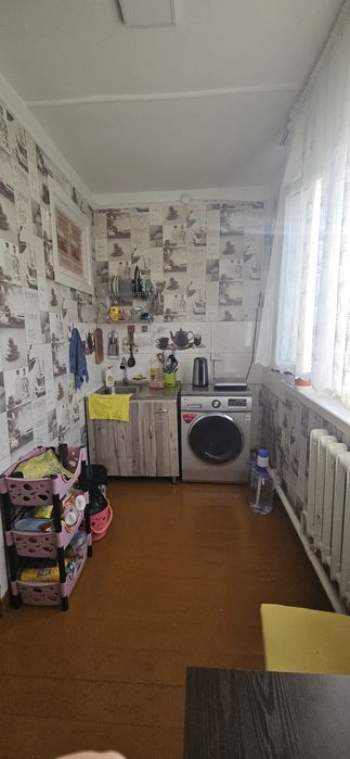 Продаю квартиру Спутник 9 1-на комнатная 2-й этаж не торец