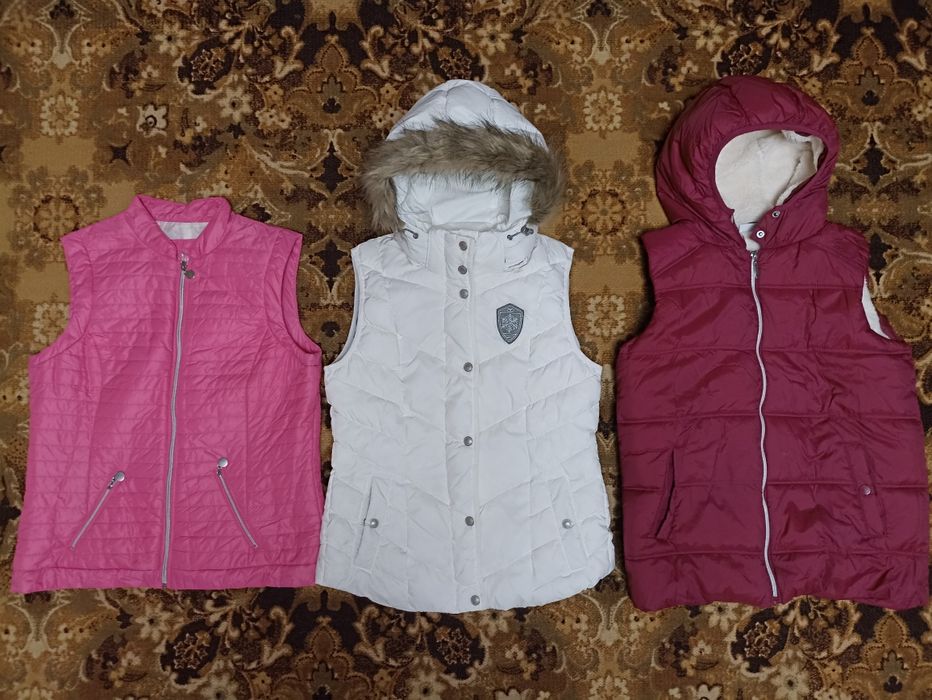 Распродажа. Безрукавки 6 штук за все 3000. Размер 42-44. Осень - весна